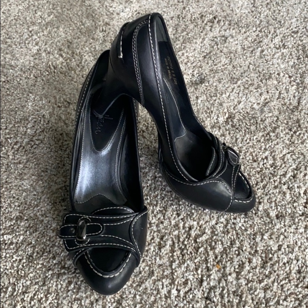Cole Haahn loafer pumps, size 6